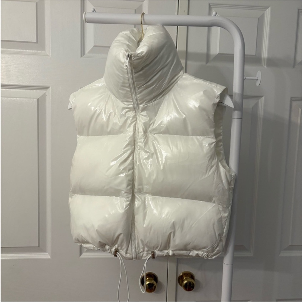 White Cropped Puff Vest Zip Up Size Extra Small Lined - Picture 4 of 12
